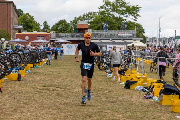 16.08.2026 USC Kiel 37. KN Förde Triathlon 2026 Sprinttriathlon Gruppe 2 (Männer, ab AK 35) Wechselzone Kiel Reventlouwiese Schleswig Holstein Deutschland