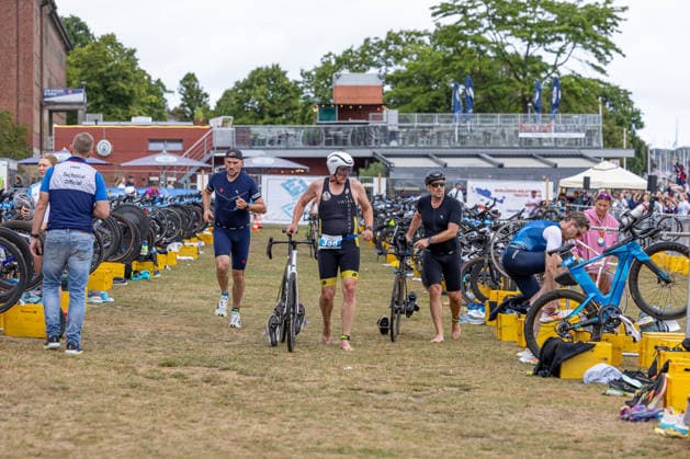 16.08.2026 USC Kiel 37. KN Förde Triathlon 2026 Sprinttriathlon Gruppe 2 (Männer, ab AK 35) Wechselzone Kiel Reventlouwiese Schleswig Holstein Deutschland
