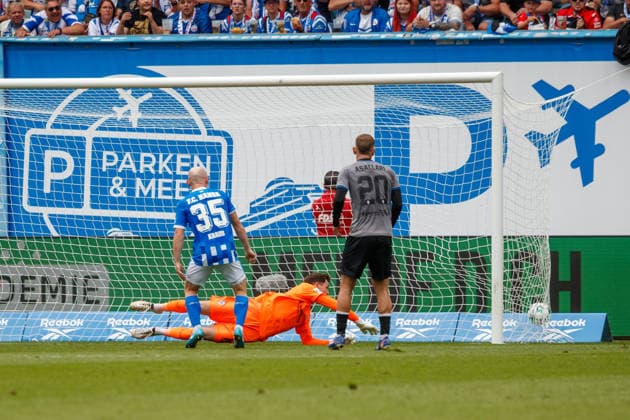 Nicht im Bild: Andreas Voglsammer (Rostock) trifft hier gegen Jan Niemann (Waldhof) zum 1:2 Anschluss; GER, FC Hansa Rostock vs. SV Waldhof Mannheim, Fußball, Männer, 3.Liga, 02.Spieltag, Spielzeit 2026 2027, 16.08.2026 Rostock Ostseestadion Mecklenburg - Vorpommern Deutschland