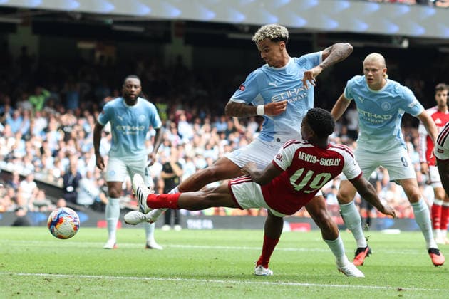 Community Shield 2026 16 August 2026, Cardiff - Community Shield 2026 Football - Arsenal v Manchester City - Myles Lewis-Skelly of Arsenal blocks a shot from Nico O Reilly of Manchester City - Photo: Charlotte Wilson Offside. Cardiff UK Copyright: xCharlottexWilsonx xOffsidexOffside