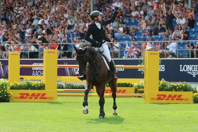 1. Platz, Weltmeister Michael Jung (GER, Deutschland, Germany) mit Pferd fischerChipmunk FRH, Chipmunk FRH, Siegejubel, Jubel, Siegerfaust, Emotion , Vielseitigkeit , FEI Eventing World Championship, WM, Weltmeisterschaft , DHL-Preis, Einzel Mannschaft, AACHEN - FEI World Championships 2026, Weltfest des Pferdesports, Reitsport Weltmeisterschaft 2026, Aachen 2026, Welcome Home 2026, Aachener Soers, 11. bis 23. August 2026, Reitsport, 16.08.2026, Aachen Aachener Soers Deutschland
