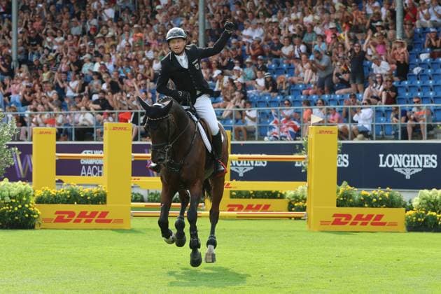 1. Platz, Weltmeister Michael Jung (GER, Deutschland, Germany) mit Pferd fischerChipmunk FRH, Chipmunk FRH, Siegejubel, Jubel, Siegerfaust, Emotion , Vielseitigkeit , FEI Eventing World Championship, WM, Weltmeisterschaft , DHL-Preis, Einzel Mannschaft, AACHEN - FEI World Championships 2026, Weltfest des Pferdesports, Reitsport Weltmeisterschaft 2026, Aachen 2026, Welcome Home 2026, Aachener Soers, 11. bis 23. August 2026, Reitsport, 16.08.2026, Aachen Aachener Soers Deutschland