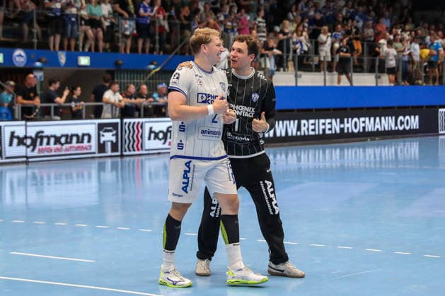 16.08.2026 ,xgox, Handball - Wartburg Cup ThSV Eisenach - TBV Lemgo-Lippe emspor, v.l. Lukas Hutecek (Lemgo, 2) , Constantin Möstl (Lemgo, 1) Jubel ueber den Sieg, Jubel nach Spielende Eisenach