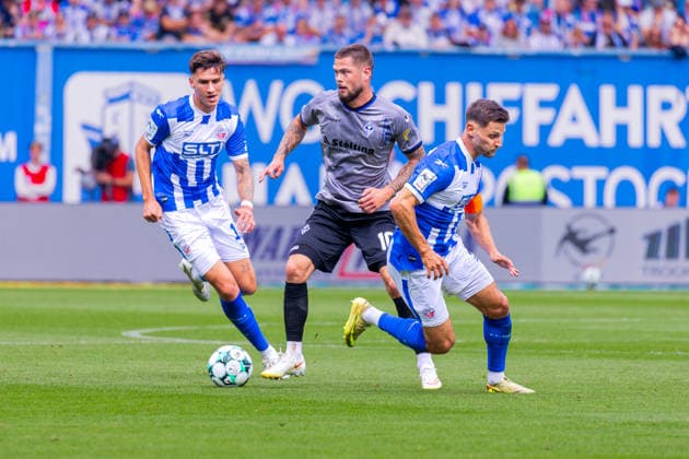 Deutschland: 3.Liga, Saison 2026 2027, 16.08.2026, 2. Spieltag, FC Hansa Rostock vs Waldhof Mannheim, Ostseestadion : Ulbricht, Julian (Waldhof Mannheim, 10) Copyright: xMichellexLukax