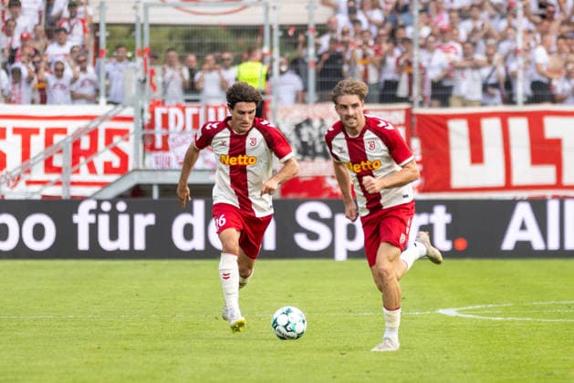 16.08.2026, Fussball, GER, Saison, 3.Liga, Saision 2026 2027, 02. Spieltag, SSV Jahn Regensburg - 1.FC Saarbrücken Benedikt Bauer (SSV Jahn Regensburg) und David Philipp (SSV Jahn Regensburg) DFL REGULATIONS PROHIBIT ANY USE OF PHOTOGRAPHS AS IMAGE SEQUENCES AND OR QUASI-VIDEO.
