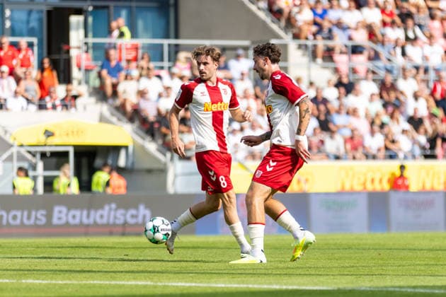 16.08.2026, Fussball, GER, Saison, 3.Liga, Saision 2026 2027, 02. Spieltag, SSV Jahn Regensburg - 1.FC Saarbrücken David Philipp (SSV Jahn Regensburg) und Adrian Fein (Regensburg) DFL REGULATIONS PROHIBIT ANY USE OF PHOTOGRAPHS AS IMAGE SEQUENCES AND OR QUASI-VIDEO.