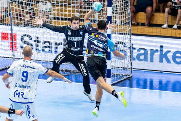 16.08.2026, GER, Handball, Maenner, Saison 26 27, Wartburg-Cup presented by Koetter Security, ThSV Eisenach - TBV Lemgo Lippe Gian Attenhofer (ThSV Eisenach,11), Constantin Moestl (TVB Lemgo-Lippe) 99817 Eisenach Werner-Assmann-Halle Am Sportp Thueringen Deutschland
