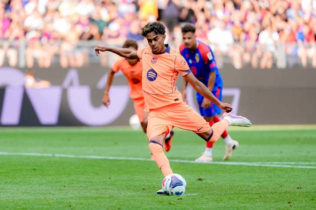 BASEL, SWITZERLAND - AUGUST 16: Lamine Yamal (10 FC Barcelona, Barca in action during the friendly match between FC Basel 1893 and FC Barcelona at St. Jakob Park Stadium on August 16, 2026 in Basel, Switzerland. Copyright: xPriscilaxBütlerx xSPPx Sportspressphoto_SPR209095