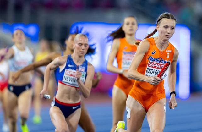 BIRMINGHAM - Femke Broeders-Bol in action during the women s 4x400 relay final on the final day of the European Athletics Championships. IRIS VAN DEN BROEK ANP xVIxANPxSportx xxANPxIVx 565650532 originalFilename: 565650532