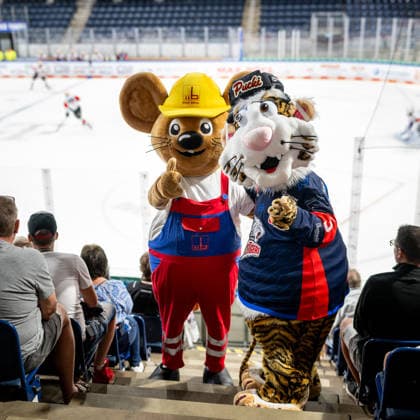 16.08.2026 - Eishockey - Saison 2026 2027 - Penny DEL - Public Practice der Nürnberg Ice Tigers Icetigers - ThHa - xthxhax - Maxmaus (Maskottchen, Firma Max Bögl ) mit Pucki (Maskottchen, Nürnberg Ice Tigers, NIT )