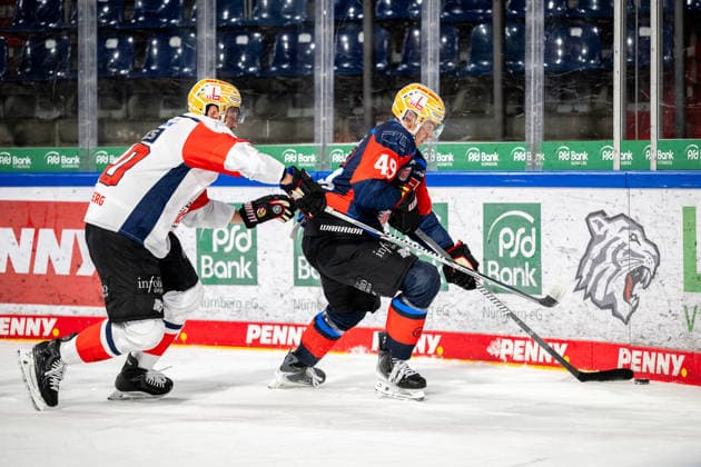 16.08.2026 - Eishockey - Saison 2026 2027 - Penny DEL - Public Practice der Nürnberg Ice Tigers Icetigers - ThHa - xthxhax - Ryan Jones (20, Nürnberg Ice Tigers, NIT ) Thomas Heigl (49, Nürnberg Ice Tigers, NIT )