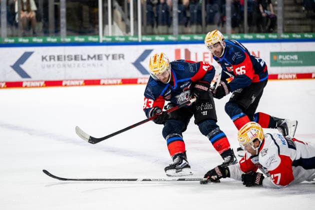 16.08.2026 - Eishockey - Saison 2026 2027 - Penny DEL - Public Practice der Nürnberg Ice Tigers Icetigers - ThHa - xthxhax - Greg Meireles (43, Nürnberg Ice Tigers, NIT ) Jackson Cates (26, Nürnberg Ice Tigers, NIT ) Chris Jandric (77, Nürnberg Ice Tigers, NIT )