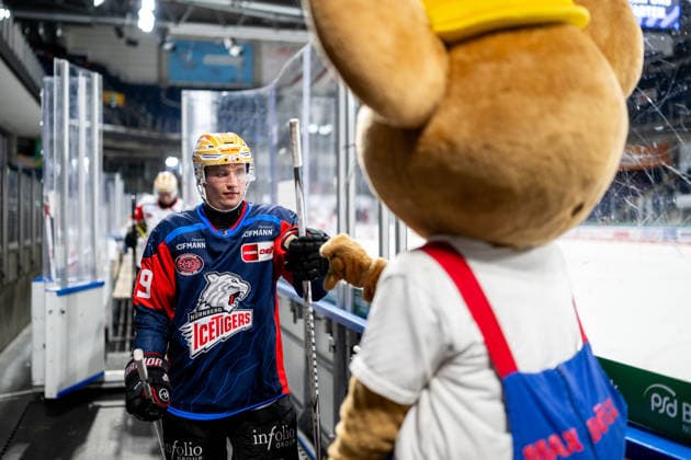 16.08.2026 - Eishockey - Saison 2026 2027 - Penny DEL - Public Practice der Nürnberg Ice Tigers Icetigers - ThHa - xthxhax - Maxmaus (Maskottchen, Firma Max Bögl ), Thomas Heigl (49, Nürnberg Ice Tigers, NIT )