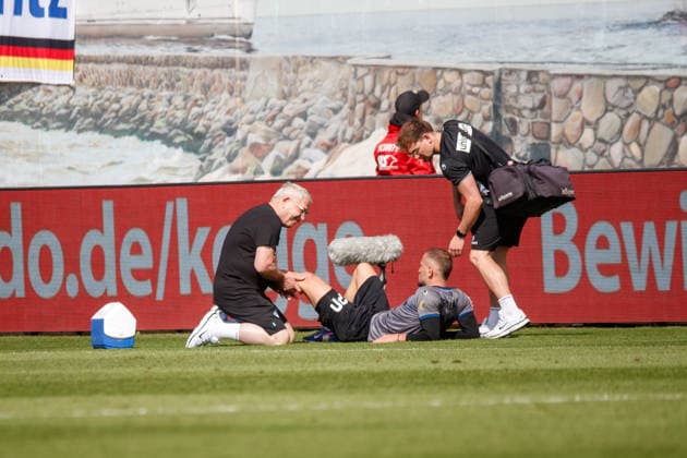 Kushtrim Asallari (Waldhof) wird behandelt; GER, FC Hansa Rostock vs. SV Waldhof Mannheim, Fußball, Männer, 3.Liga, 02.Spieltag, Spielzeit 2026 2027, 16.08.2026 Rostock Ostseestadion Mecklenburg - Vorpommern Deutschland