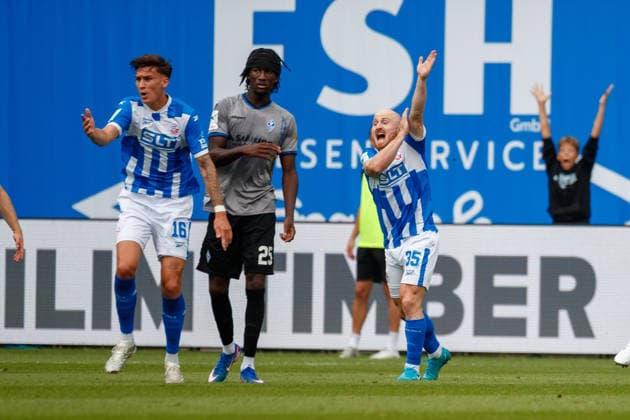 Maximilian Krauß (Rostock) reklamiert ein Handspiel; GER, FC Hansa Rostock vs. SV Waldhof Mannheim, Fußball, Männer, 3.Liga, 02.Spieltag, Spielzeit 2026 2027, 16.08.2026 Rostock Ostseestadion Mecklenburg - Vorpommern Deutschland