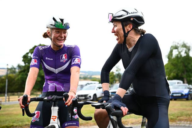 2026 North Yorkshire Grand Prix Picture by Olly Hassell SWpix.com - 16 08 2026 - British Cycling - 2026 Lloyds National Road Series - North Yorkshire Grand Prix - Ampleforth Abbey and College, North Yorkshire - Women™s Race - Anna Morris (Private Member) takes the win and celebrates with Lily Martin (Loughborough Lightning) Copyright: x xSWpix.comx(t axPhotographyxHubxLtd)xSimonxWilkinson SWpix.comx SWP-3030-17985
