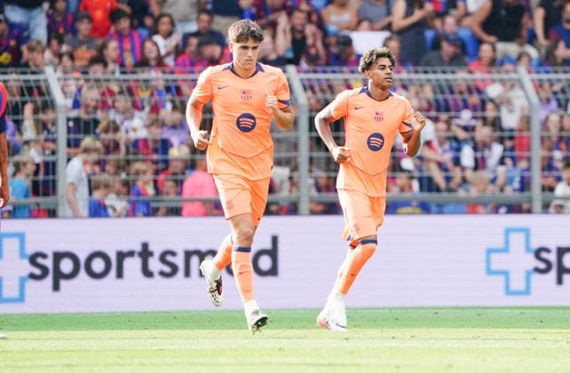 16.08.2026 Schweiz Basel St.Jakob-Park Fssball Herren Saison 2026-2027 Testspiel FC Basel - FC Barcelona, Barca 2:5 Bild. Lamine Yamal FC Barcelona Re. Aktion
