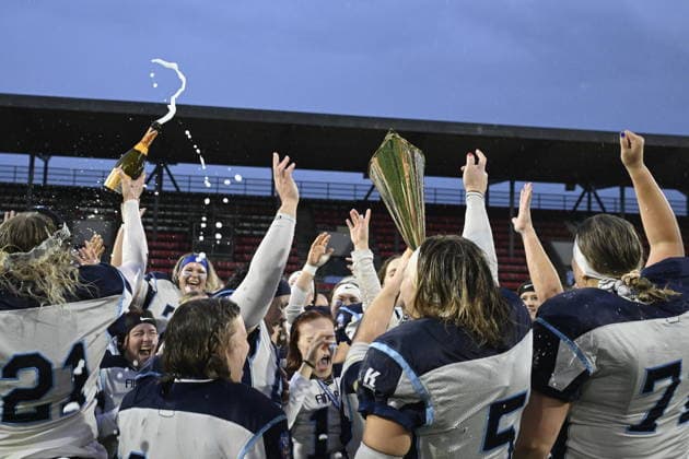 LKS 20260822 Team Finland players celebrate the gold medal after winning Germany 6-0 at the IFAF American football Women’s European Championships in the Gold Medal Game of the 2025 26 tournament Finland vs. Germany in Vantaa, Finland August 22, 2026. - MARKKU ULANDER Vantaa Finland 1avNLzZ2YfQ  Copyright: xMarkkuxUlanderx 1avNLzZ2YfQ