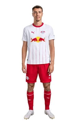 Achtung: Redaktionelle Nutzung honorarfrei - Attention: Free of charge for editorial use - Maxime Esteve - RB Leipzig, Fußball, 1. Bundesliga