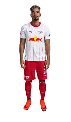 Achtung: Redaktionelle Nutzung honorarfrei - Attention: Free of charge for editorial use - Benjamin Henrichs - RB Leipzig, Fußball, 1. Bundesliga