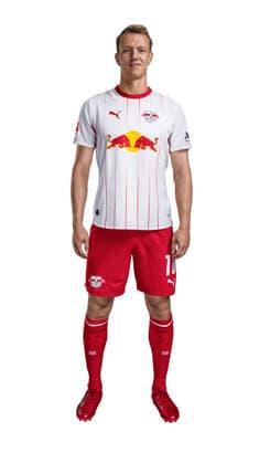 Achtung: Redaktionelle Nutzung honorarfrei - Attention: Free of charge for editorial use - Lukas Klostermann - RB Leipzig, Fußball, 1. Bundesliga