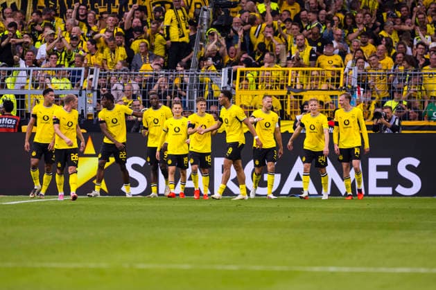 29.08.2026, Fussball, 1 Spieltag der 1. Fussball Bundesliga, Borussia Dortmund - Hamburger SV. Die Spieler des BVB bejubeln das Tor zum 2:0 durch Giannis Konstantelias (Borussia Dortmund). Dortmund Signal Iduna Park NRW Deutschland xRHR-FOTO DEx Copyright: DennisxEwert RHR-FOTOx RHR-FOTO DE