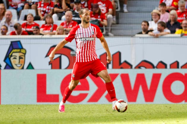 Max Rosenfelder (SC Freiburg, 37) am Ball , Deutschland, Fussball, 1. Bundesliga, 1.Spieltag, 2026 2027, SC Freiburg vs. SV Werder Bremen, 30.08.2026, Freiburg im Breisgau Europa-Park Stadion Deutschland Copyright: xGrantxHubbsx