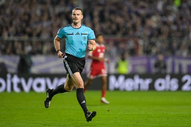 Fußball, DFB-Pokal, 20260902, VfL Osnabrück - FC Bayern München. Im Bild Schiedsrichter Richard HEMPEL. Osnabrück Osnatel Arena Niedersachsen Deutschland Copyright: Passion2Press MarkusxFischerx