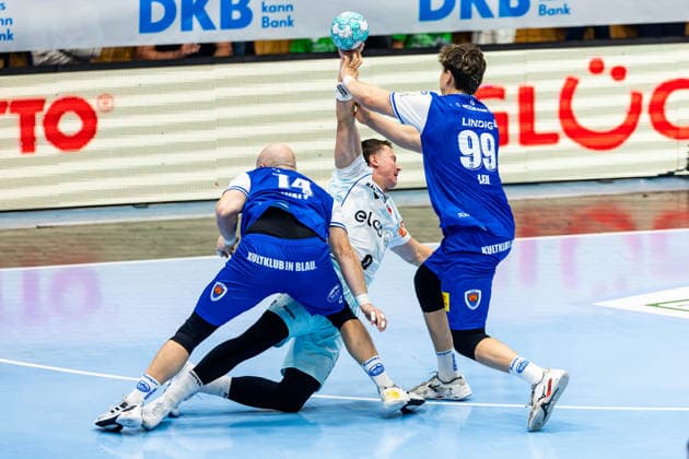 03.09.2026, GER, Handball, Maenner, Saison 26 27, Opel 1.Bl, 2.Spieltag, ThSV Eisenach - HBW Balingen-Weilstetten Magnus Grupe (HBW Balingen-Weilstetten), Matija Spikic (ThSV Eisenach, Peter Walz (ThSV Eisenach,14), Tillman Leu (ThSV Eisenach,99) 99817 Eisenach Werner-Assmann-Halle Am Sportp Thueringen Deutschland