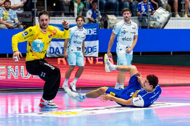 03.09.2026, GER, Handball, Maenner, Saison 26 27, Opel 1.Bl, 2.Spieltag, ThSV Eisenach - HBW Balingen-Weilstetten Gian Attenhofer (ThSV Eisenach,11), Daniel Rebmann (HBW Balingen-Weilstetten) 99817 Eisenach Werner-Assmann-Halle Am Sportp Thueringen Deutschland