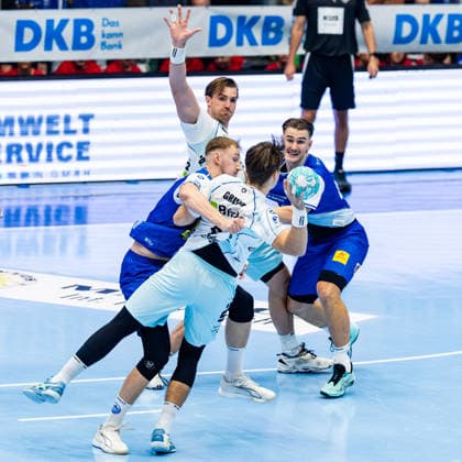 03.09.2026, GER, Handball, Maenner, Saison 26 27, Opel 1.Bl, 2.Spieltag, ThSV Eisenach - HBW Balingen-Weilstetten Magnus Grupe (HBW Balingen-Weilstetten), Dominik Solak (ThSV Eisenach,30) 99817 Eisenach Werner-Assmann-Halle Am Sportp Thueringen Deutschland