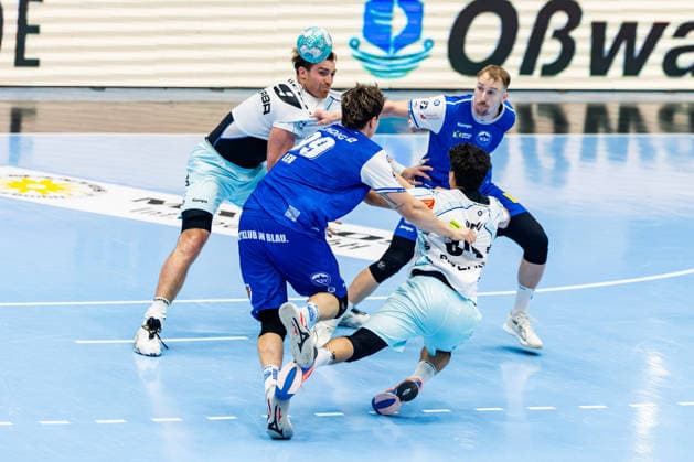 03.09.2026, GER, Handball, Maenner, Saison 26 27, Opel 1.Bl, 2.Spieltag, ThSV Eisenach - HBW Balingen-Weilstetten Stefan Bauer (HBW Balingen-Weilstetten), Tillman Leu (ThSV Eisenach,99), Yonatan Dayan (HBW Balingen-Weilstetten), Dominik Solak (ThSV Eisenach,30) 99817 Eisenach Werner-Assmann-Halle Am Sportp Thueringen Deutschland