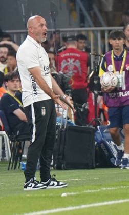 ISTANBUL, TURKEY - SEPTEMBER 05: Coach Vincenzo Italiano of Besiktas JK during the Turkish Super League 2026 27 derby match between Fenerbahce and Besiktas at Chobani Stadium, september 05 , 2026 in Istanbul, Turkey. Istanbul Kadikoy Turkey Copyright: xSeskimphotox Fener-Besiktas-050926 (35)