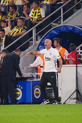ISTANBUL, TURKEY - SEPTEMBER 05: Coach Vincenzo Italiano of Besiktas JK reacts during the Turkish Super League 2026 27 derby match between Fenerbahce and Besiktas at Chobani Stadium, september 05 , 2026 in Istanbul, Turkey. Istanbul Kadikoy Turkey Copyright: xSeskimphotox Fener-Besiktas-050926 (272)