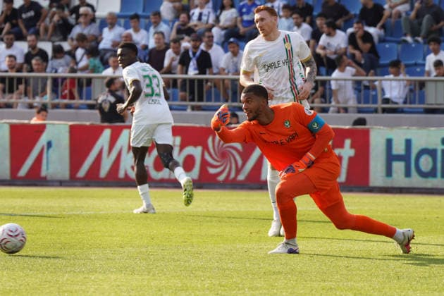 ISTANBUL, TURKEY - SEPTEMBER 05: Goalkeeper Alban Lafont of Amed SK during the Turkish Super League 2026 27 match between Kasimpasa and Amed SK at Kasimpasa Recep Tayyip Erdogan Stadium, September 05 , 2026 in Kasimpasa, Istanbul, Turkey. Istanbul Kasimpasa Turkey Copyright: xSeskimphotox KPasa-Amed-050926 (98)