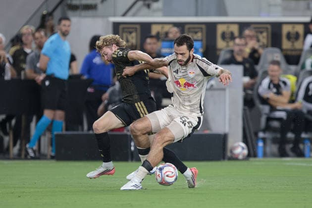 September 9, 2026, Los Angeles, California, USA: Devin Padelford r59 of the New York Red Bulls is challenged by Jude Terry 22 of the LAFC during a regular season MLS, Fussball Herren, USA game on Wednesday September 9, 2026 at the BMO Stadium in Los Angeles, California. LAFC defeats Red Bulls, 2-0. DOUGLAS CUELLAR FOTOGRID PI Los Angeles USA - ZUMAp124 20260909_zaa_p124_016 Copyright: xDouglasxCuellarx