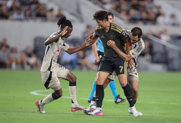 September 9, 2026, Los Angeles, California, USA: Devin Padelford 59 and Mohammed Sofo 37 of the New York Red Bulls battle for the ball with Son Heung-Min 7 of the LAFC in a regular season MLS, Fussball Herren, USA game on Wednesday September 9, 2026 at the BMO Stadium in Los Angeles, California. LAFC defeats Red Bulls, 2-0. DOUGLAS CUELLAR FOTOGRID PI Los Angeles USA - ZUMAp124 20260909_zaa_p124_029 Copyright: xDouglasxCuellarx