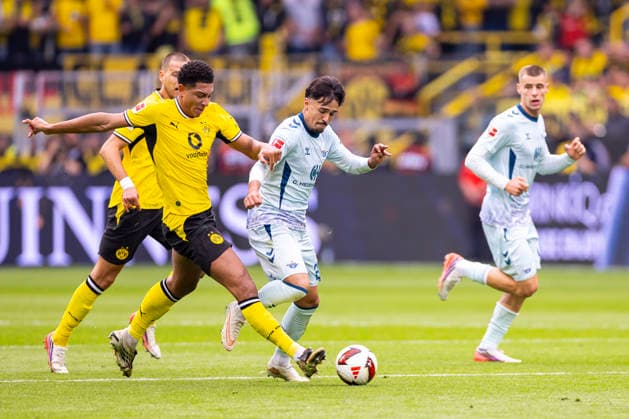 12.09.2026, Fussball, 3. Spieltag der 1. Fussball Bundesliga, Borussia Dortmund - SC Paderborn. v. l. Jobe Bellingham (Borussia Dortmund), Laurin Ulrich (SC Paderborn 07). Dortmund Signal Iduna Park NRW Deutschland xRHR-FOTO DEx Copyright: DennisxEwert RHR-FOTOx RHR-FOTO DE