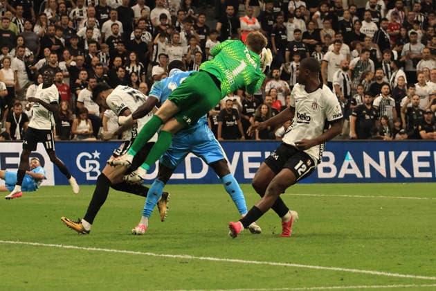 ISTANBUL, TURKEY - SEPTEMBER 11: Goalkeeper Alexander Nubel of Besiktas during the Turkish Super League 2026 27 match between Besiktas and Erzurumspor at Tupras Stadium on September 11, 2026 in Istanbul, Turkey. Istanbul Besiktas TURKEY Copyright: xSeskimphotox Besiktas-Erzurum-1109 (202)