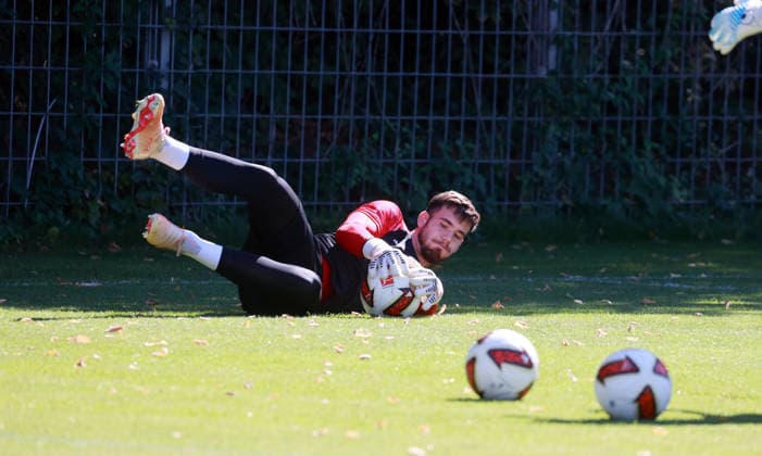 15.09.26 VfB Stuttgart Training Deutschland, Stuttgart, 15.09.2026, Fussball, Bundesliga, Saison 2026 2027, VfB Stuttgart Training: Dennis Seimen.