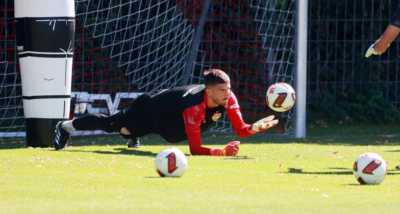 15.09.26 VfB Stuttgart Training Deutschland, Stuttgart, 15.09.2026, Fussball, Bundesliga, Saison 2026 2027, VfB Stuttgart Training: Fabian Bredlow.