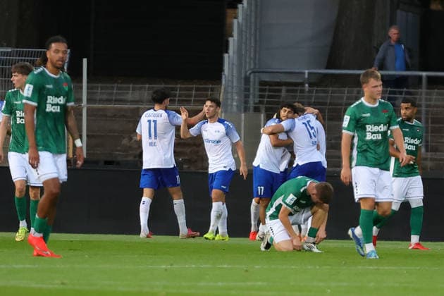 15.09.2026, Fussball, Herren, Saison 2026 2027, Regionalliga Bayern, 9. Spieltag: FC Schweinfurt 05 - FV Illertissen FV Illertissen feiert das 1:0 Schweinfurt Riedel-Bau-Arena im Sachs-Stadio Bayern Unterfranken Deutschland