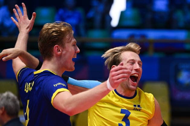 260916 Axel Algulin and Joel Andersson of Sweden celebrate during the CEV EuroVolley 2026 group stage volleyball match between Sweden and Slovakia on September 16, 2026 in Modena. Photo: Matteo Gribaudi BILDBYRAN COP 18 XY0130 volleyboll volleyball volleyboll-em sverige slovakien cev eurovolley 2026 sweden slovakia bbeng jubel Copyright: MATTEOxGRIBAUDI BB260916BB216