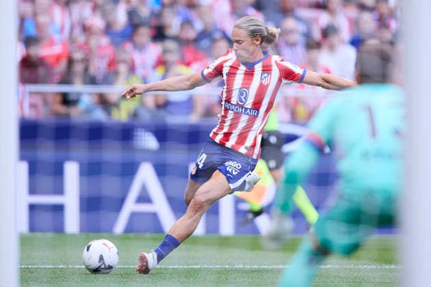 Marcos Llorente (Atletico de Madrid) controls the ball during the LaLiga EA Sports match between Club AtlÃ tico de Madrid and Club AtlÃ tico Osasuna at Riyadh Air Metropolitano on September 16, 2026 in Madrid, Spain. (Photo by Manu Reino DeFodi Images) -