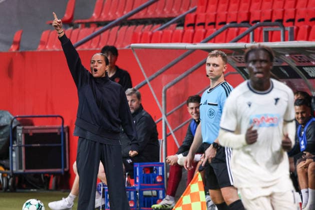 Trainerin Sabrina Wittmann (Cheftrainer FC Ingolstadt 04) ist voll im Spiel FC Ingolstadt 04 gegen TSG Hoffenheim II am 16.09.2026, DFB regulations prohibit any use of photographs as image sequences and or quasi-video. GER, Fussball, 3. Liga, Spieltag 6, FC Ingolstadt 04 gegen TSG Hoffenheim II, 16.09.2026, Audi Sportpark Ingolstadt Copyright: xEibner-Pressefoto OliverxSTRISCHx EP-OSH
