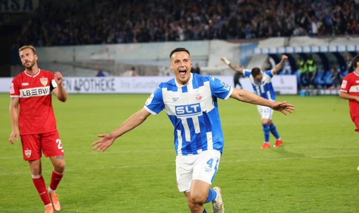 FC Hansa Rostock- VFB Stuttgart II Rostock, 16.09.2026, Fußball 3.Liga FC Hansa Rostock- VFB Stuttgart II 2-0 Elfmeter Kenan Fatkic FC Hansa Rostock verwandelt imd jubelt Rostock Ostseestadion Mecklenburg-Vorpommern Deutschland