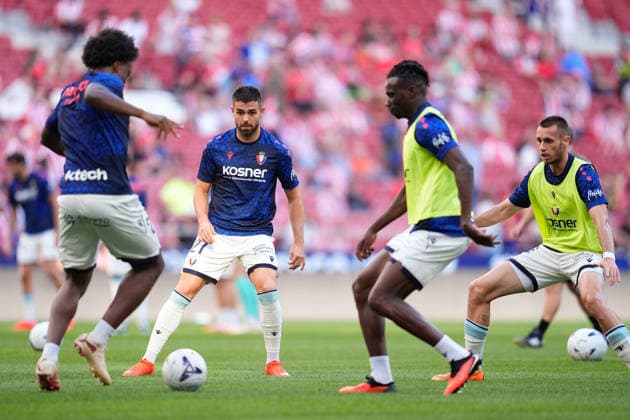 September 16, 2026, Madrid, Madrid, Spain: Inigo Arguibide of CA Osasuna warms up during the Spanish League, LaLiga EA Sports, football match played between Atletico de Madrid and CA Osasuna at Riyadh Air Metropolitano stadium on September 16, 2026, in Madrid, Spain. Madrid Spain - ZUMAa181 20260916_zaa_a181_076 Copyright: xDennisxAgyemanx
