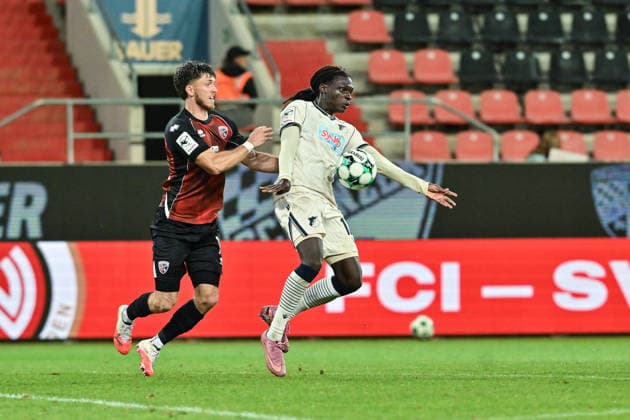 3. Liga; FC Ingolstadt - TSG 1899 Hoffenheim II; 16.09.2026 INGOLSTADT, GERMANY; 16. SEPTEMBER: im Duell Linus ROSENLÖCHER (FC Ingolstadt 19) und Blessing MAKANDA (TSG Hoffenheim II 17) während dem Match der 3. Liga zwischen dem FC Ingolstadt und der zweiten Mannschaft der TSG Hoffenheim am 6. Spieltag im Audi Sportpark Copyright: xBEAUTIFULxSPORTS Goldbergx