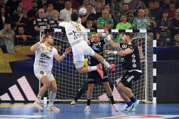 16.09.2026, GER Deutschland, Handball, EHF Champions League, 16.09.2026, Saison 2026 2027, Berlin, Fuechse Berlin vs Veszprem HC Max Darj ( Fuechse Berlin 5 ), Mijajlo Marsenic ( Fuechse Berlin 93 ), Hugo Descat ( Veszprem 9 ), Dragan Pechmalbec ( Veszprem 46 ) nordphoto GmbH Engler Berlin Max-Schmeling-Halle Berlin Deutschland Copyright: xNordphotox xEnglerx