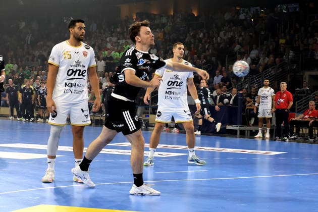 16.09.2026, GER Deutschland, Handball, EHF Champions League, 16.09.2026, Saison 2026 2027, Berlin, Fuechse Berlin vs Veszprem HC Hakun West av Teigum ( Fuechse Berlin 34 ), Ahmed Hesham ( Veszprem 15 ) nordphoto GmbH Engler Berlin Max-Schmeling-Halle Berlin Deutschland Copyright: xNordphotox xEnglerx